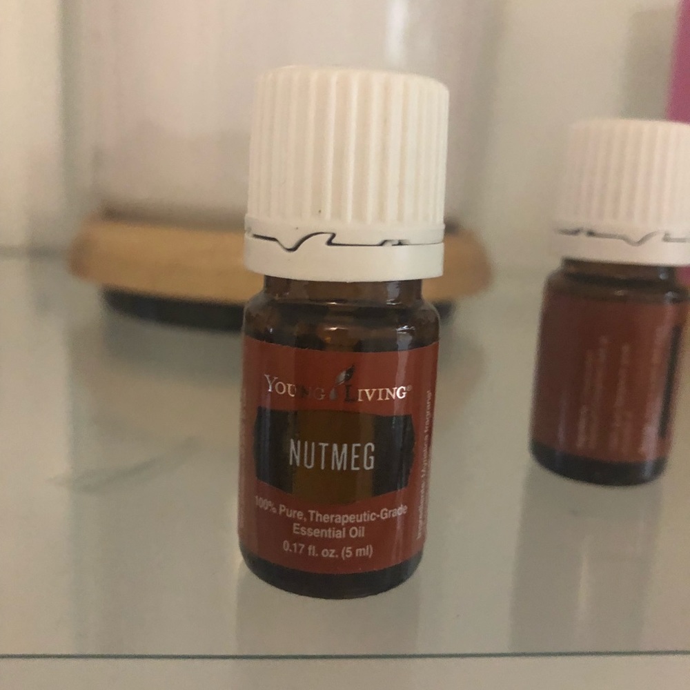 Nutmeg essential oil
